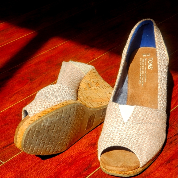 Toms Wedges Women's size 10 - Picture 2 of 3